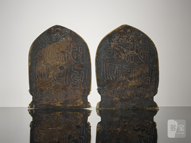 TWO FINE AND RARE GILT-BRONZE AMULETS - 图2
